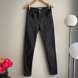 Levi’s 721 High Rise Skinny River Rock Black Size 29